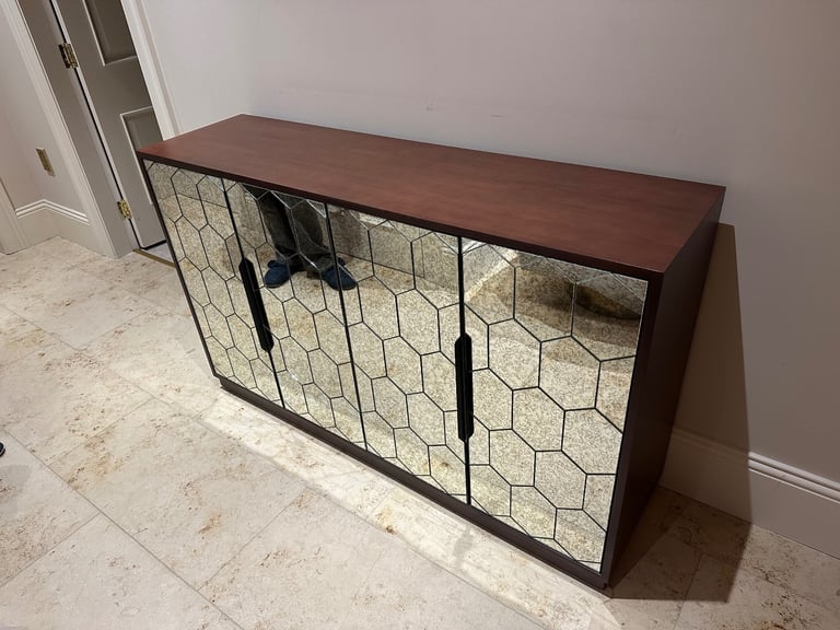 Sideboard 