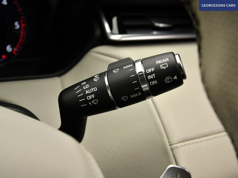 2020 Land Rover Range Rover Velar 2.0 D240 R-Dynamic HSE 5dr Auto ESTATE DIESEL Automatic