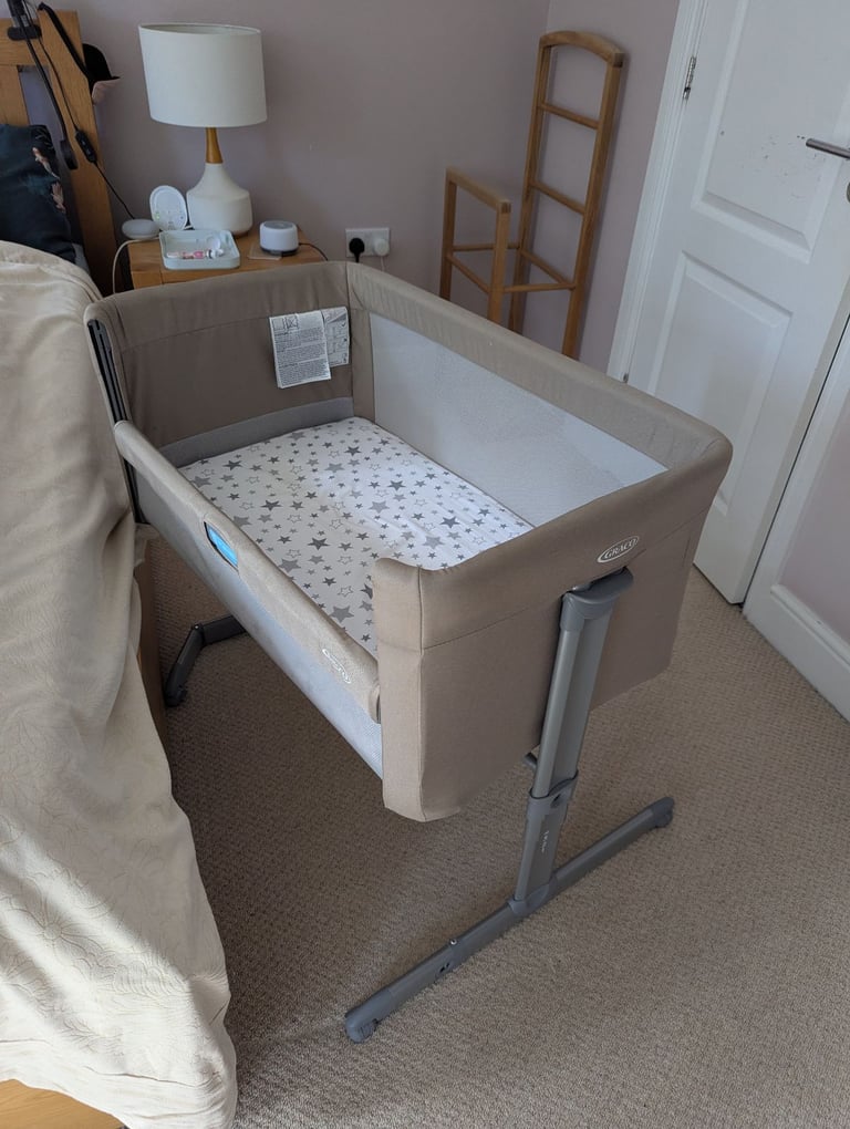 Graco next to me crib (oat colour, like new)