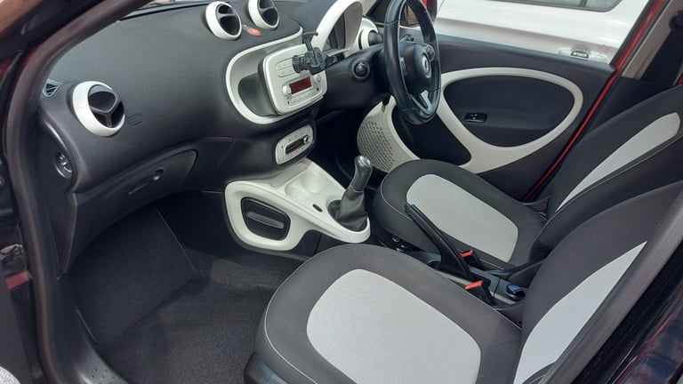 RED SMART FORFOUR 1.0 PASSION FREE TAX ALLOYS BLUETOOTH CRUISE 84K FSH 2015