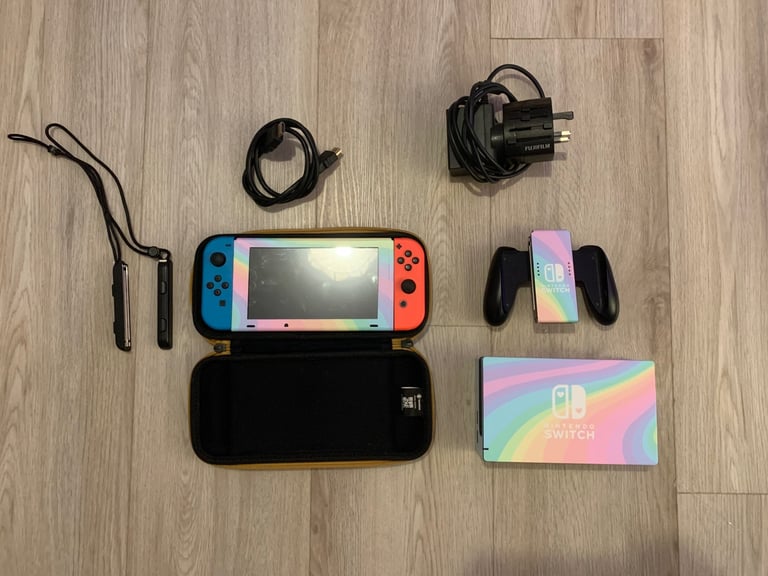 Nintendo switch + accessories 