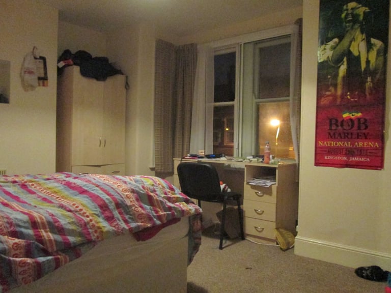 5 bed house in Danes Road