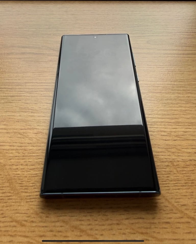 Samsung galaxy S22 Ultra 128GB unlocked dual sim excellent condition  