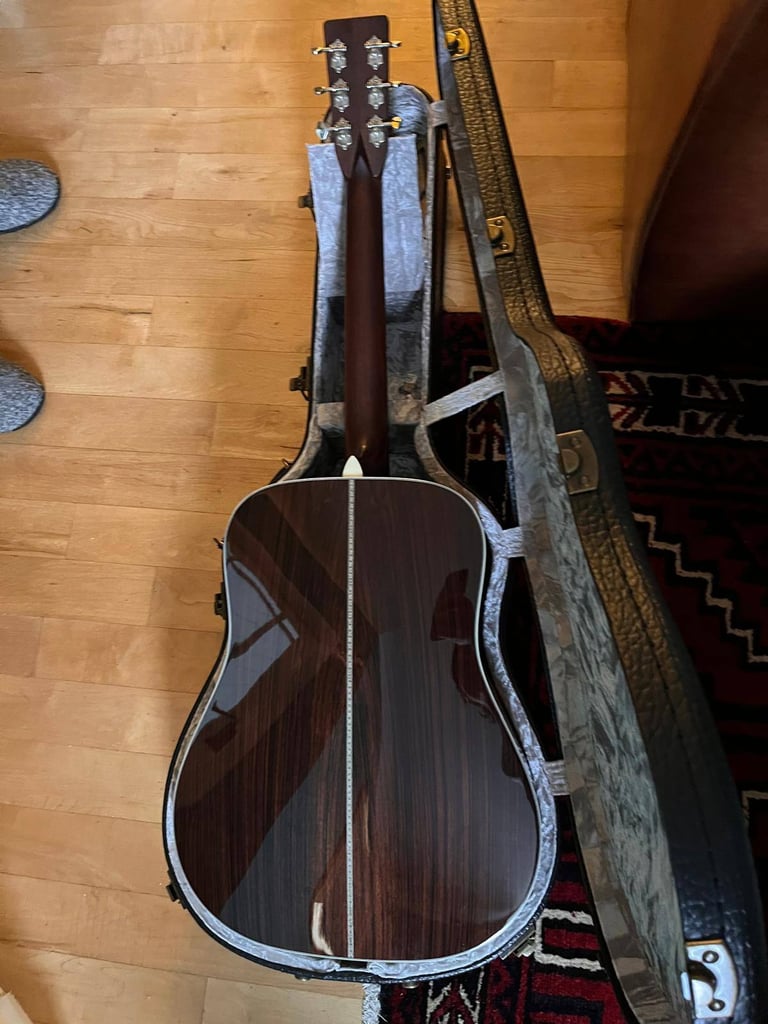 Eastman E20 D TC in  pristine cased condition. Rosewood body, torified Adirondack top.
