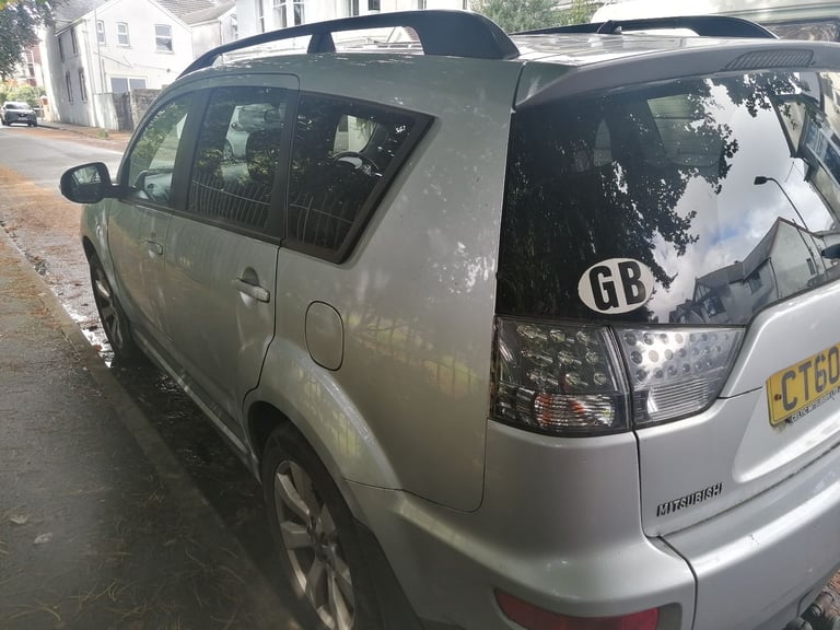 Mitsubishi, OUTLANDER, Estate, 2010, Manual, 2268 (cc), 5 doors