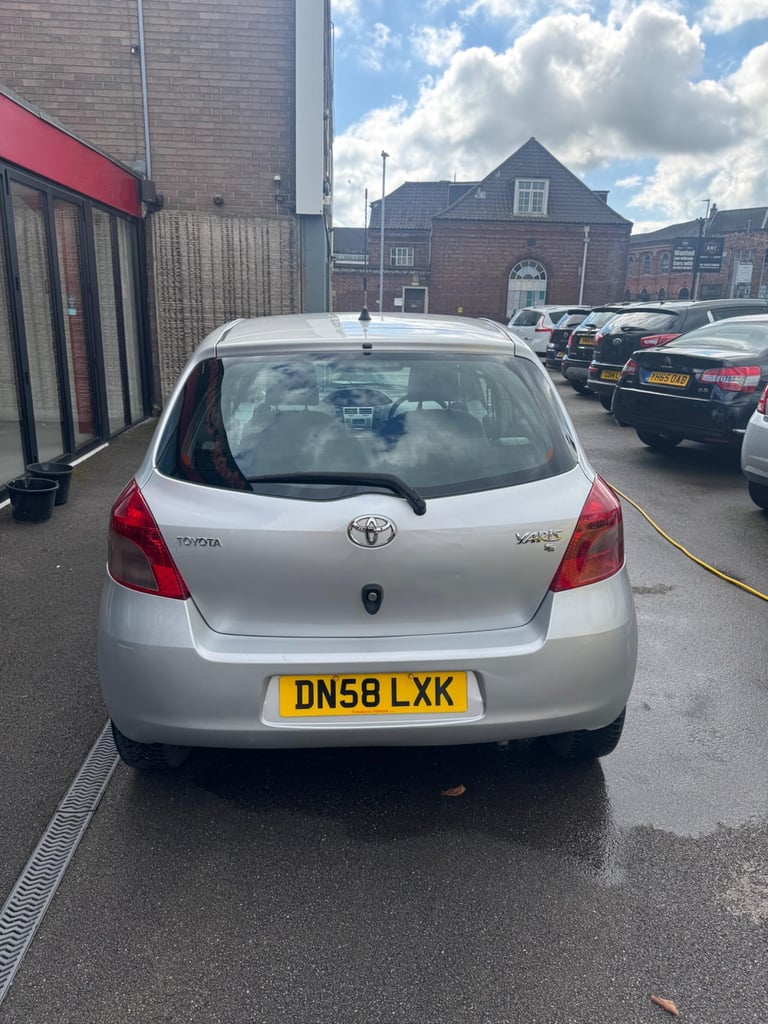  Toyota Yaris 1.0 VVT-i T2 5dr Petrol Manual