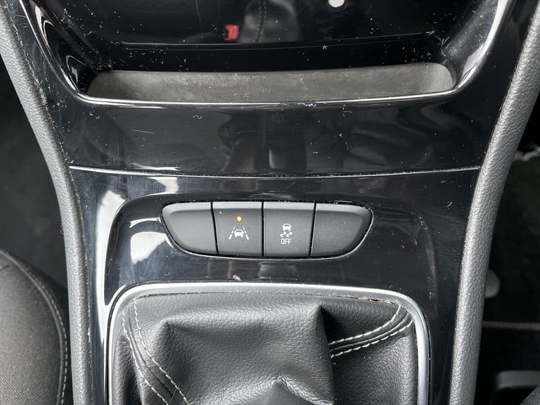 VAUXHALL ASTRA 1.4 i SRi 2017