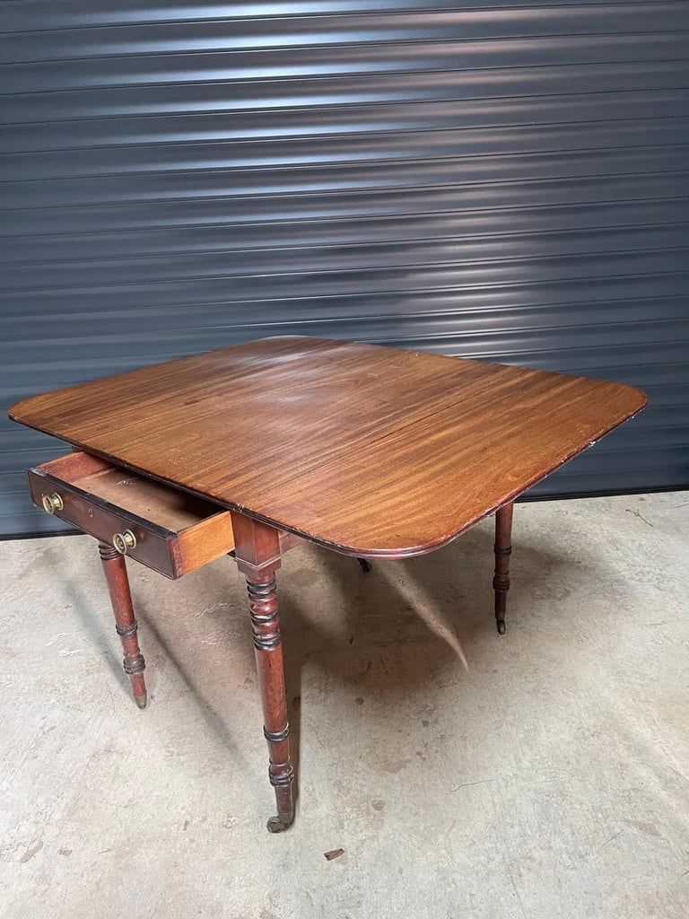 Beautiful Mahogany Pembroke Table