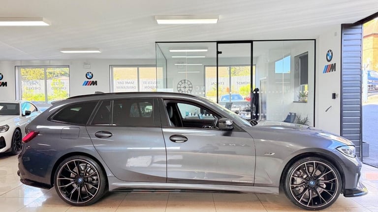 2022 BMW 3 Series 2.0 330e 12kWh M Sport Touring Auto Euro 6 (s/s) 5dr Estate PETROL/ELECTRIC Aut...