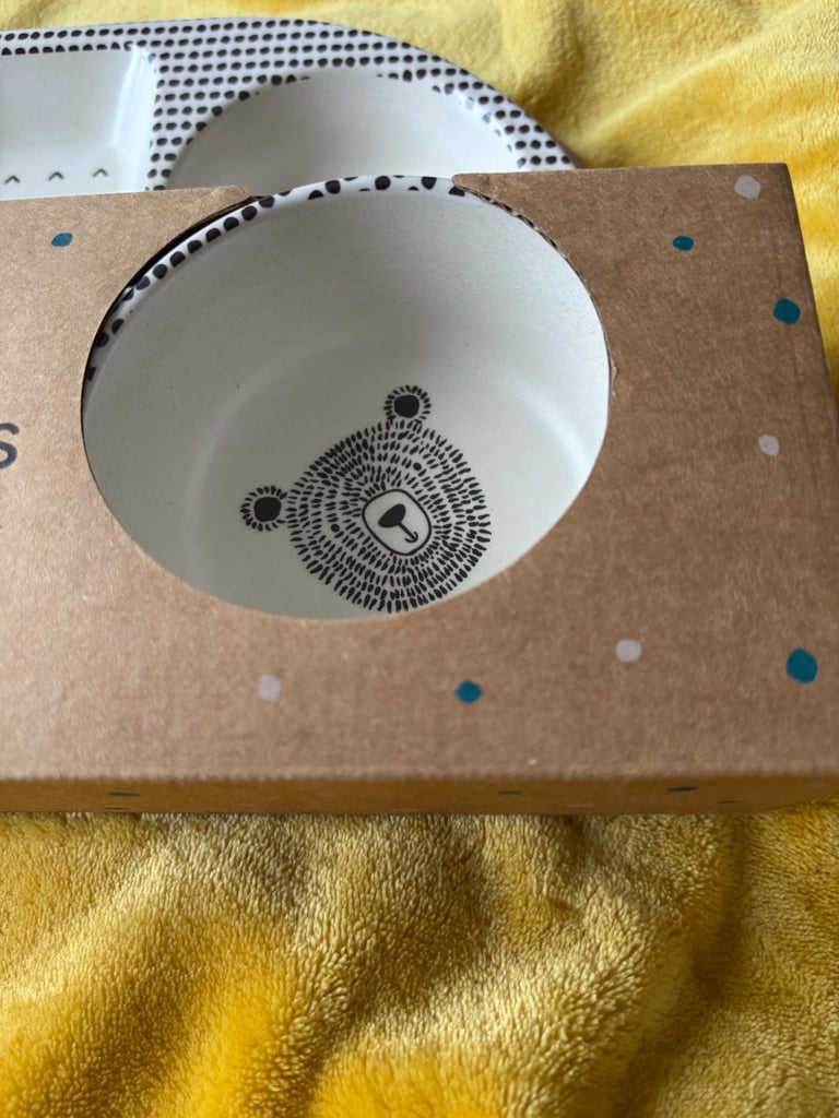 BRAND NEW CHILDRENS BAMBOO FEEDING SET