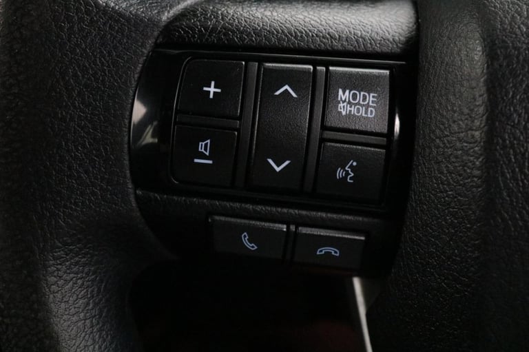 2022 Toyota Hilux 2.4 D-4D Active Pickup Double Cab 4WD 150 BHP Euro 6 ULEZ Free PICKUP Diesel Ma...