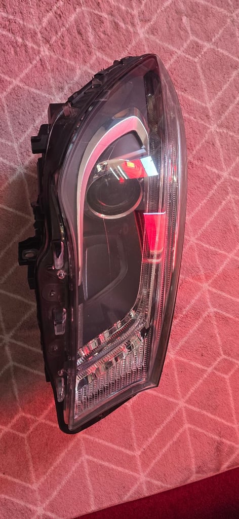 MERCEDES CLA HEADLIGHT DRIVERS SIDE XENON C117 2013