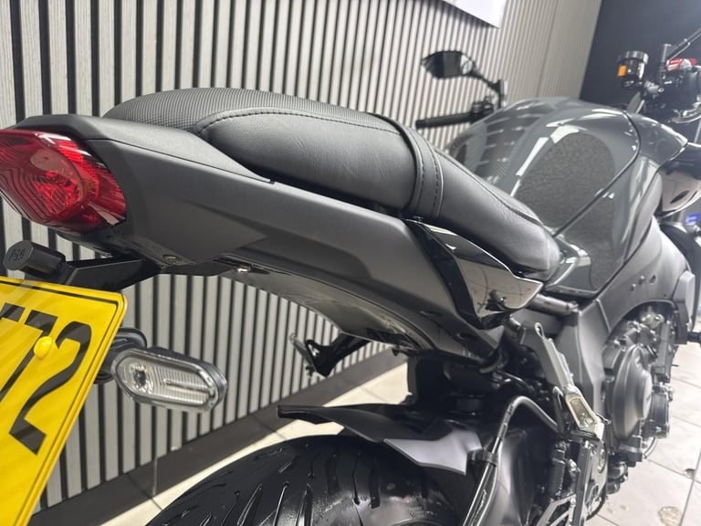 72 reg Yamaha MT10 Grey Naked sports 5571 miles, Pipeworks exuaust