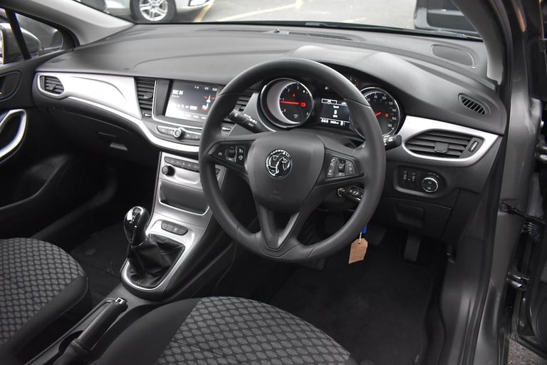 2018 Vauxhall Astra 1.6 CDTi ecoFLEX Design Sports Tourer 5dr Diesel Manual Euro 6 (s/s) (110 p E...