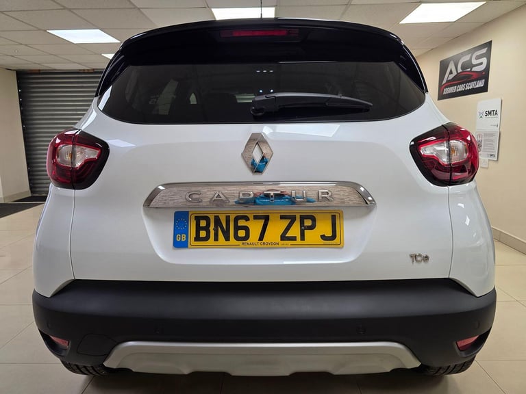 RENAULT CAPTUR 1.2 Signature X Nav TCe White Petrol 2017 WARRANTY 12 MONTHS MOT
