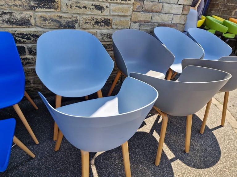 Office Furniture warehouse fullbranded furniture chairs desks cabinets monitors Free local delivery