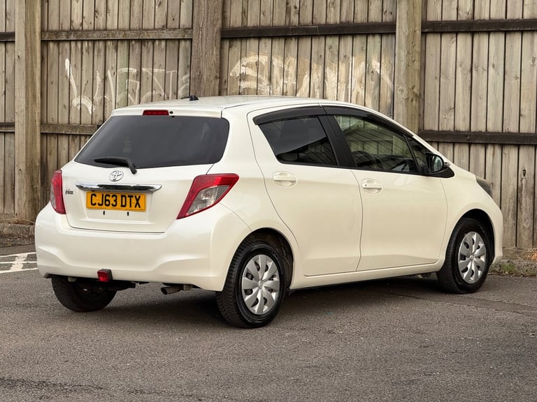 TOYOTA YARIS Active Auto ULEZ Low Milage