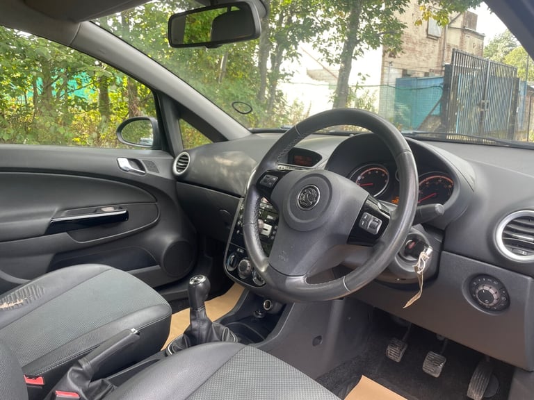 2009 Vauxhall Corsa 1.2i 16V Design 5dr HATCHBACK Petrol Manual