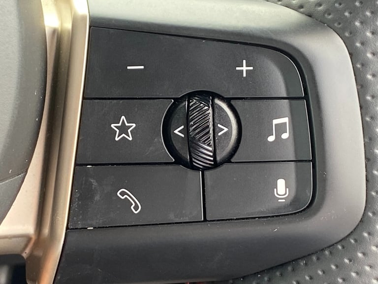 2024 MINI Cooper 1.5 C Sport Auto 3dr - OLED Infotainment Screen &amp; Rear Camera &amp; CarPlay ...