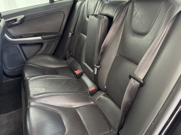 VOLVO S60 2.4 D5 SE Lux Black Auto Diesel 2010