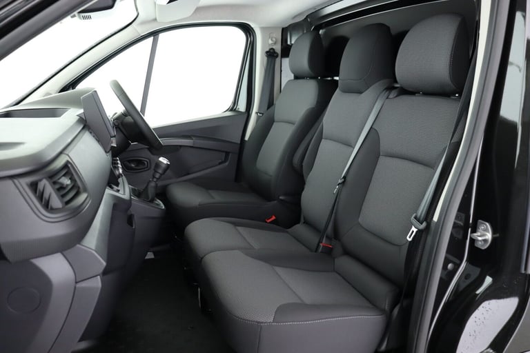 2025 Renault Trafic LL30 Blue dCi 130 Advance [Safety] Panel Van Diesel Manual
