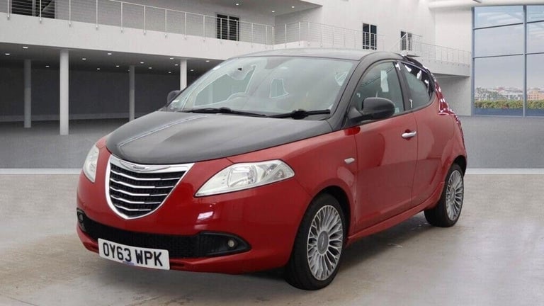 2013 Chrysler Ypsilon 0.9 TwinAir Black and Red 5dr HATCHBACK PETROL Manual