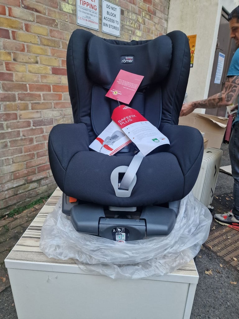 image for Britax Römer Safefix Plus Car Seat (Brand New, Group 1, ISOFIX, Award-Winning) – Unused!