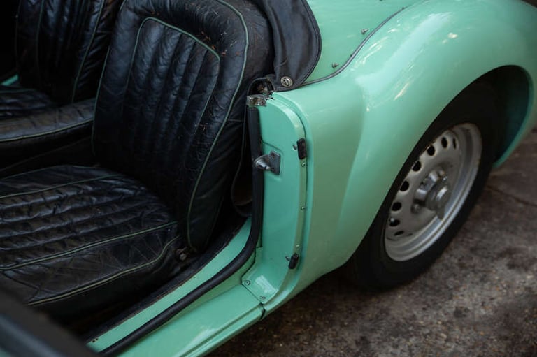 1985 MG MGA TWIN CAM ROADSTER Roadster PETROL Manual