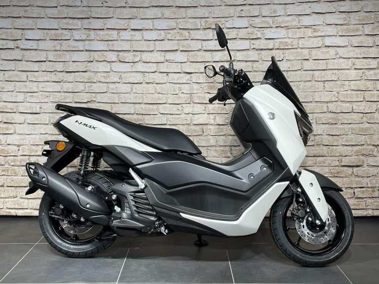 YAMAHA NMAX 125 2025 MODEL IN MILKY WHITE - IN STOCK AVAILABLE NOW !