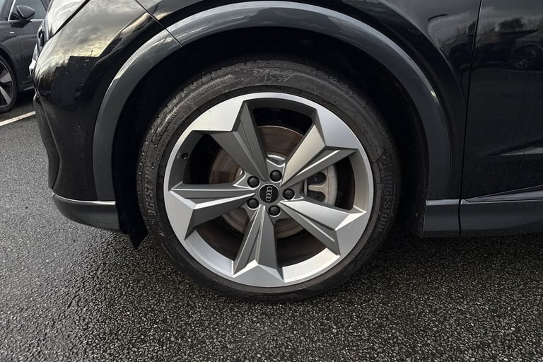 2024 Audi Q4 e-tron Q4 Sportback Black Edition 45 e-tron  210,00 kW SUV Automatic