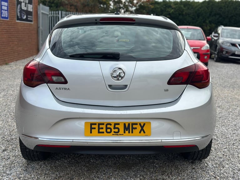 2015 Vauxhall Astra 1.6i SRi Euro 6 5dr HATCHBACK Petrol Manual