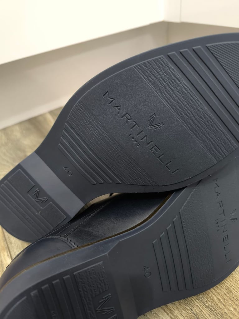 Martinelli leather  men's shoes size 40 (6.5 UK) new