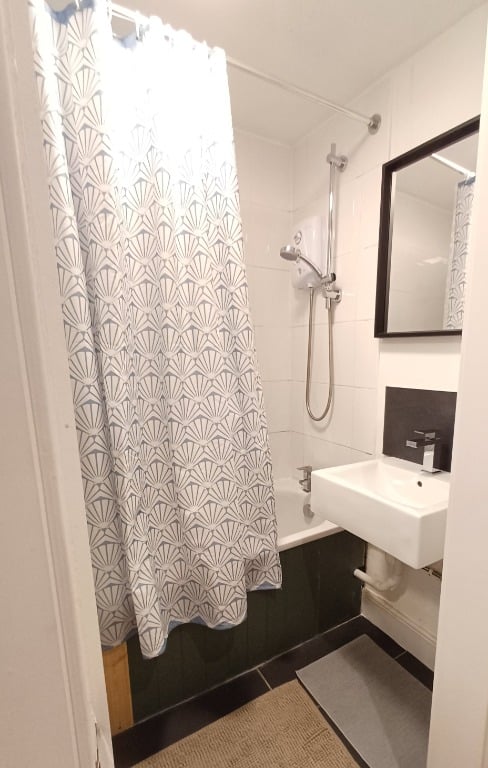 2 bedroom flat in Millerfield Place, Meadows, Edinburgh, EH9 1LW