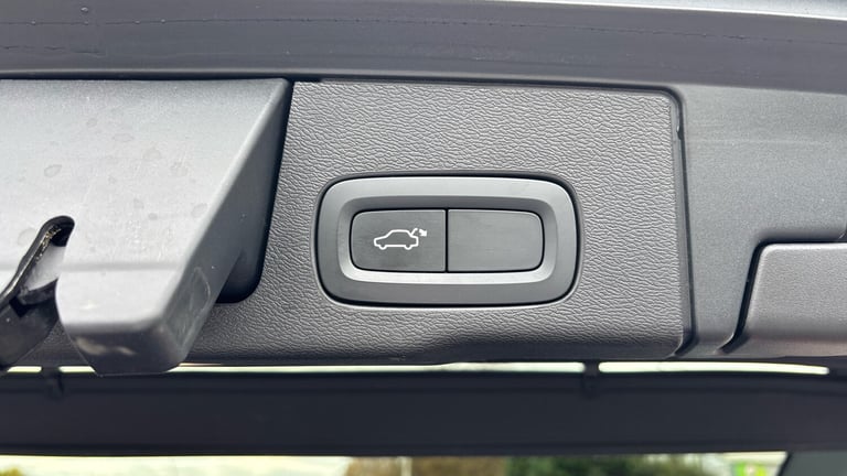 2021 Volvo XC60 2.0 B4D R DESIGN 5dr Geartronic Diesel Estate Estate Diesel Automatic