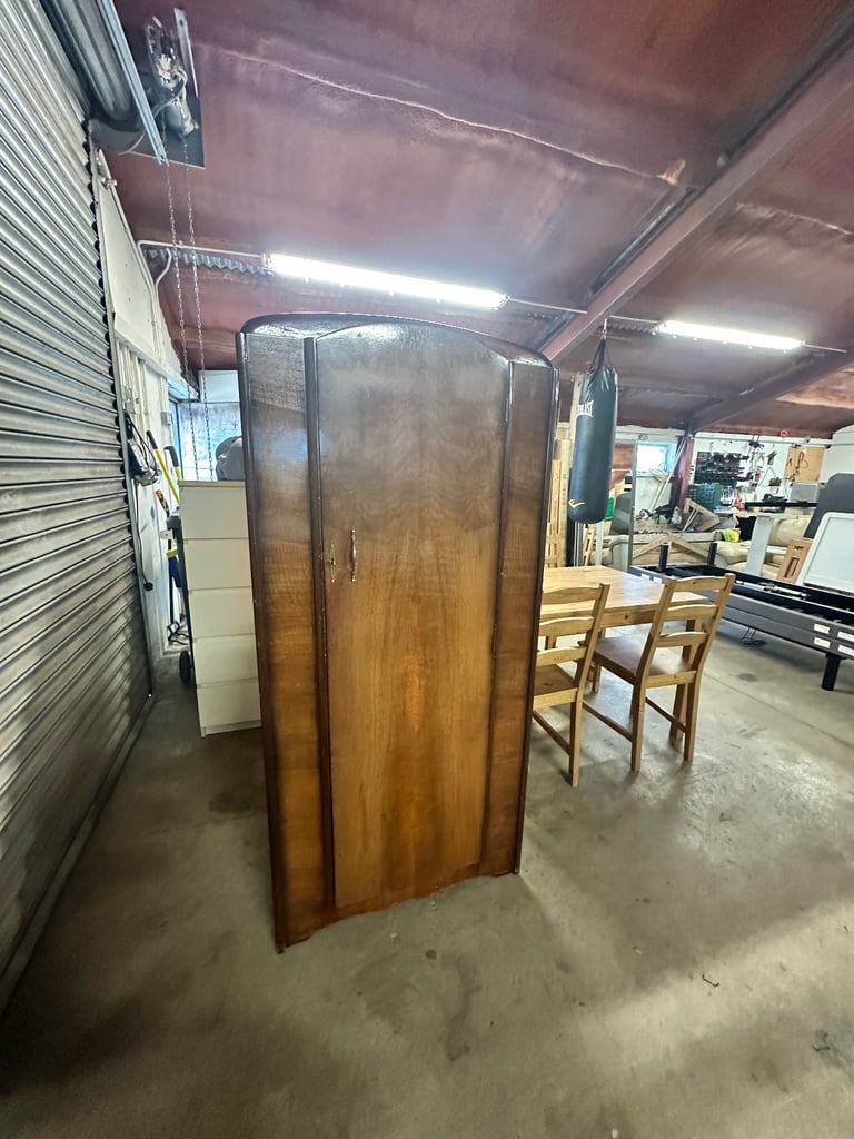 Lovely, nice old Antica  style  wardrobe 🚛