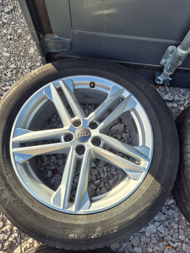 🌟Genuine Audi Q5 19 inch alloy wheels 5x112 with ALL MATCHING TYRES