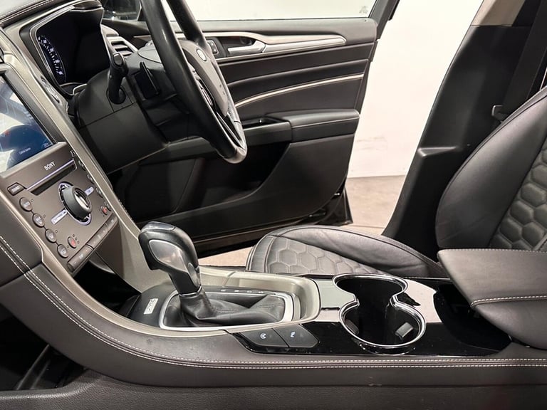 2018 Ford Mondeo 2.0 TDCi Vignale Hatchback 5dr Diesel Powershift Euro 6 (s/s) (180 ps) Hatchback...