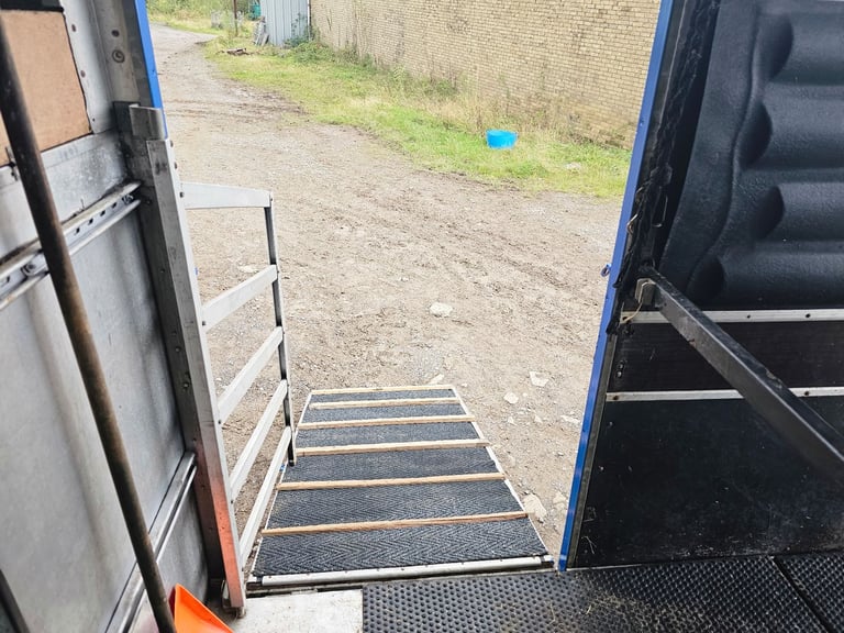 3.5t horsebox