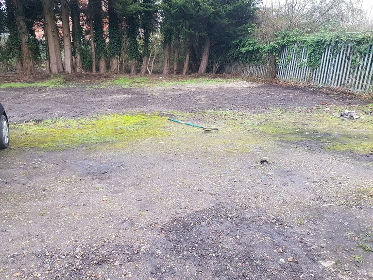 Yard available to rent Staines-upon-Thames
