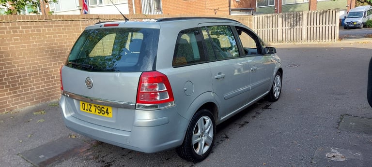 2009 Vauxhall Zafira 1.6 LONG MOT FSH Drives Superb