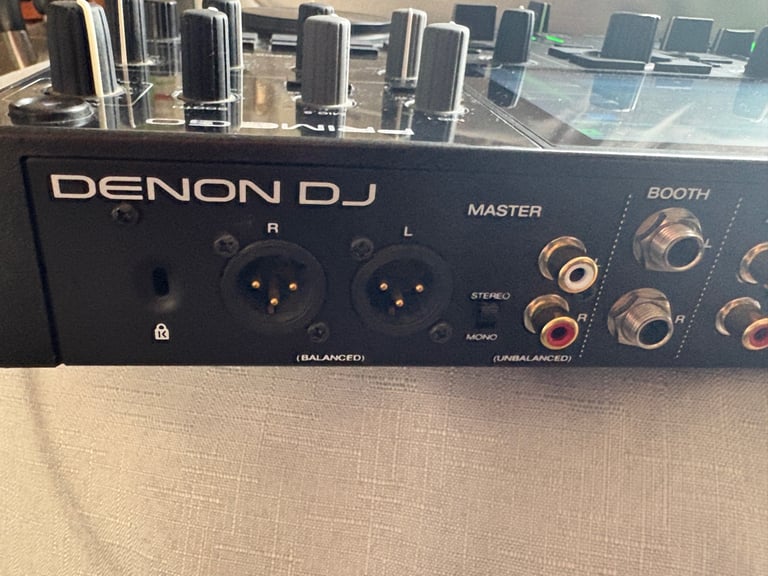 Denon Denon Prime Go 2-Deck Rechargeable Smart DJ Console w/ 7" Touchscreen