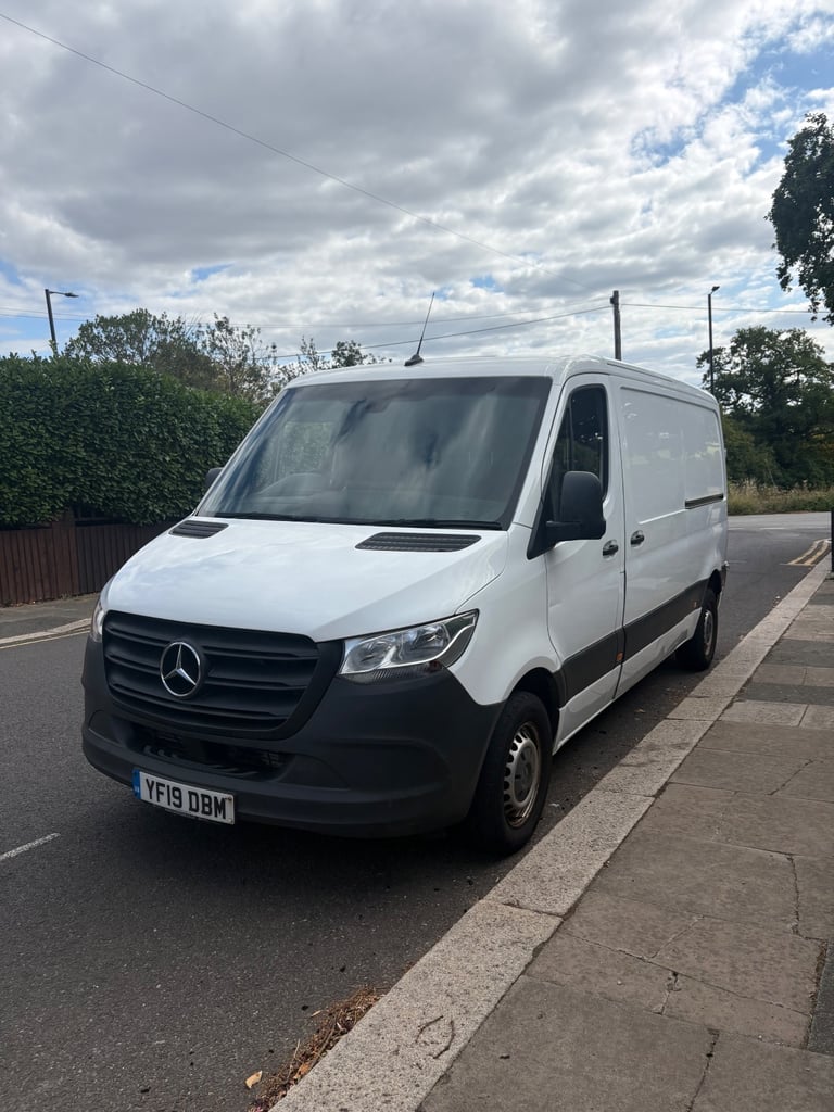 Mercedes sprinter low roof MWB - NO VAT ! Private owner 