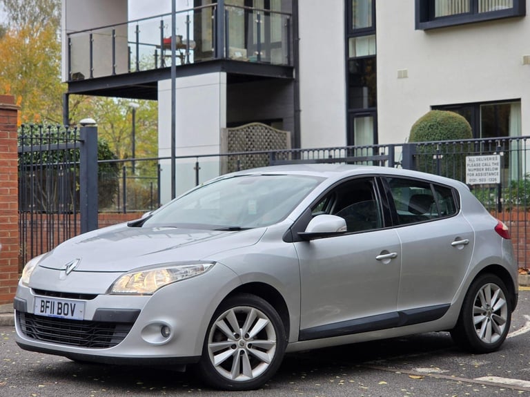 2011 Renault Megane 1.5 dCi Dynamique TomTom Euro 5 5dr HATCHBACK Diesel Manual