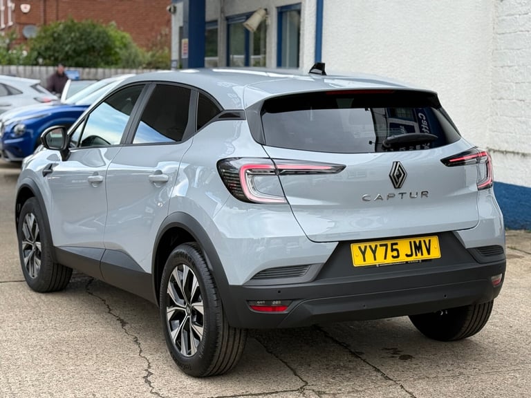 2025 Renault Captur 1.0 TCE 90 Evolution 5dr, UNDER 10 MILES, SEPTEMBER 2028 RENAULT WARRANTY,  H...