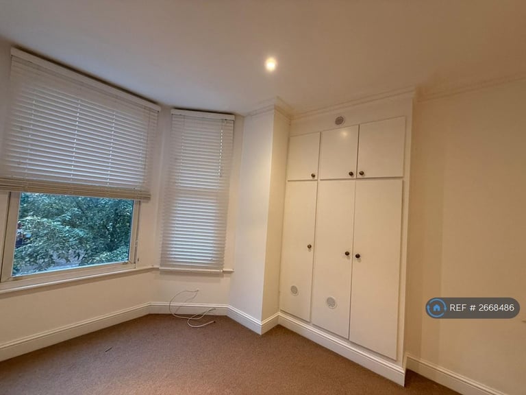 2 bedroom flat in Honey Yard, London, SE22 (2 bed) (#2668486)