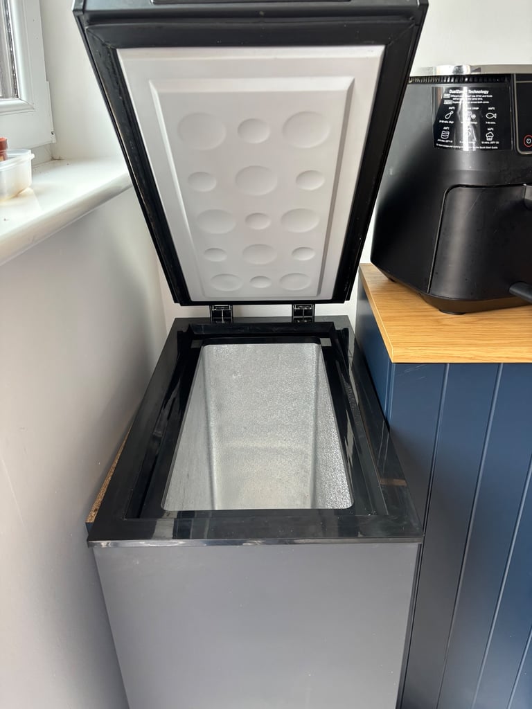 Slimline chest freezer 