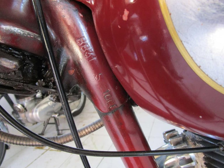 BSA B31 350 CC CLASSIC MOTORCYCLE