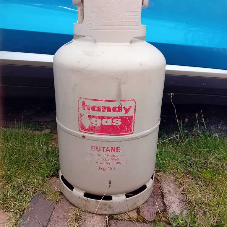 image for GAS BOTTLES I HAVE A LOT OF EMPTIES BUTANE 7 KG, 15 KG BLUE BOTTLE BUTANE, HANDY GAS