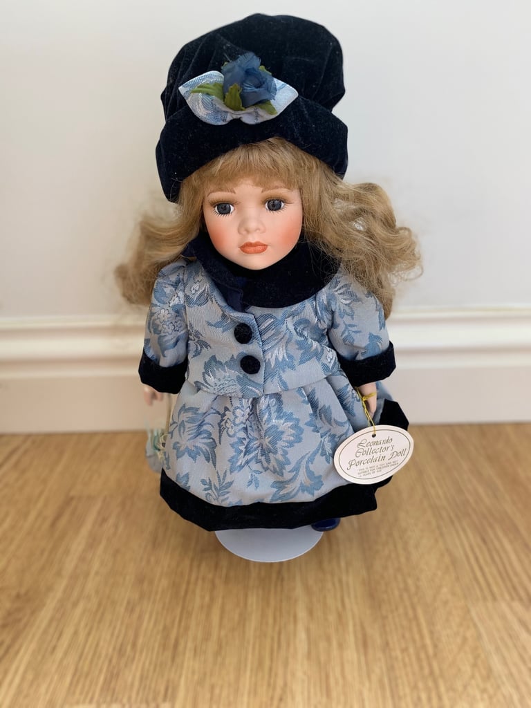 Leonardo collector’s porcelain doll - Lucy 
