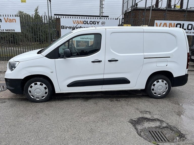 2022 Vauxhall Combo Turbo D 2300 Dynamic Panel Van Diesel Manual